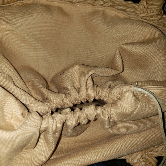 Straw Weaved Tote with Blue/White Polka Dot BOW Unbranded NWOT. - Picture 4 of 6